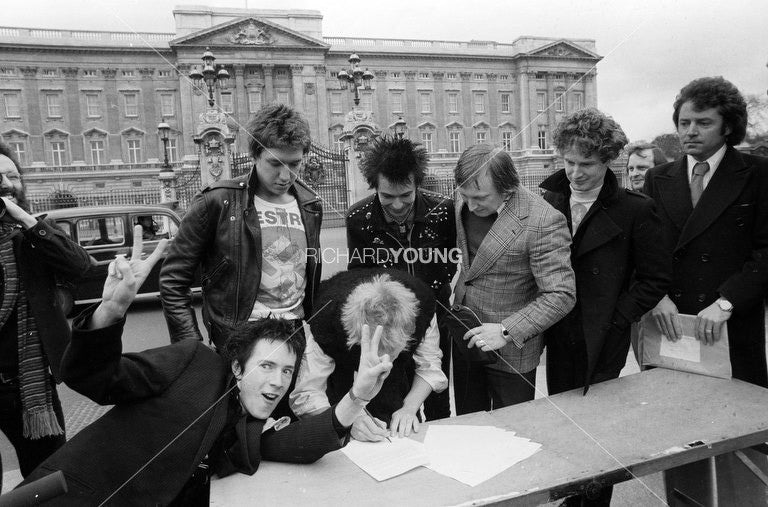 Sex Pistols, Buckingham Palace, London, 1977